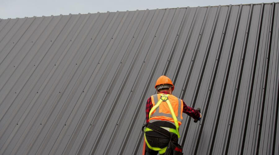 Professional metal roof installation services in Iowa Falls, IA